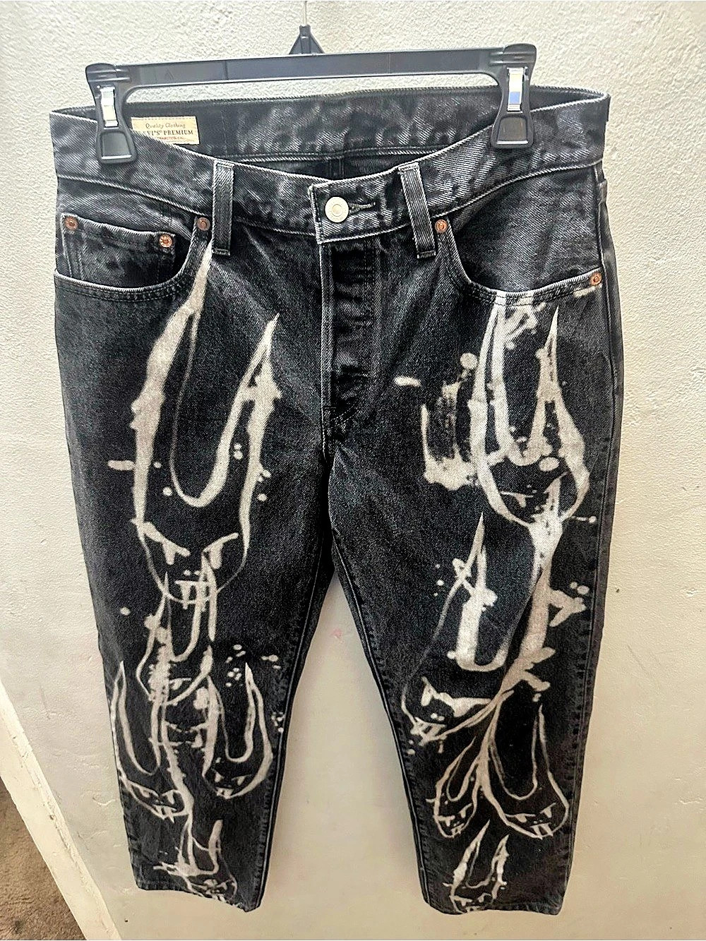 Levi’s Premium ’90s 501 Black Flame Graphic Jeans – Size 27 – Y2K Streetwear Sam